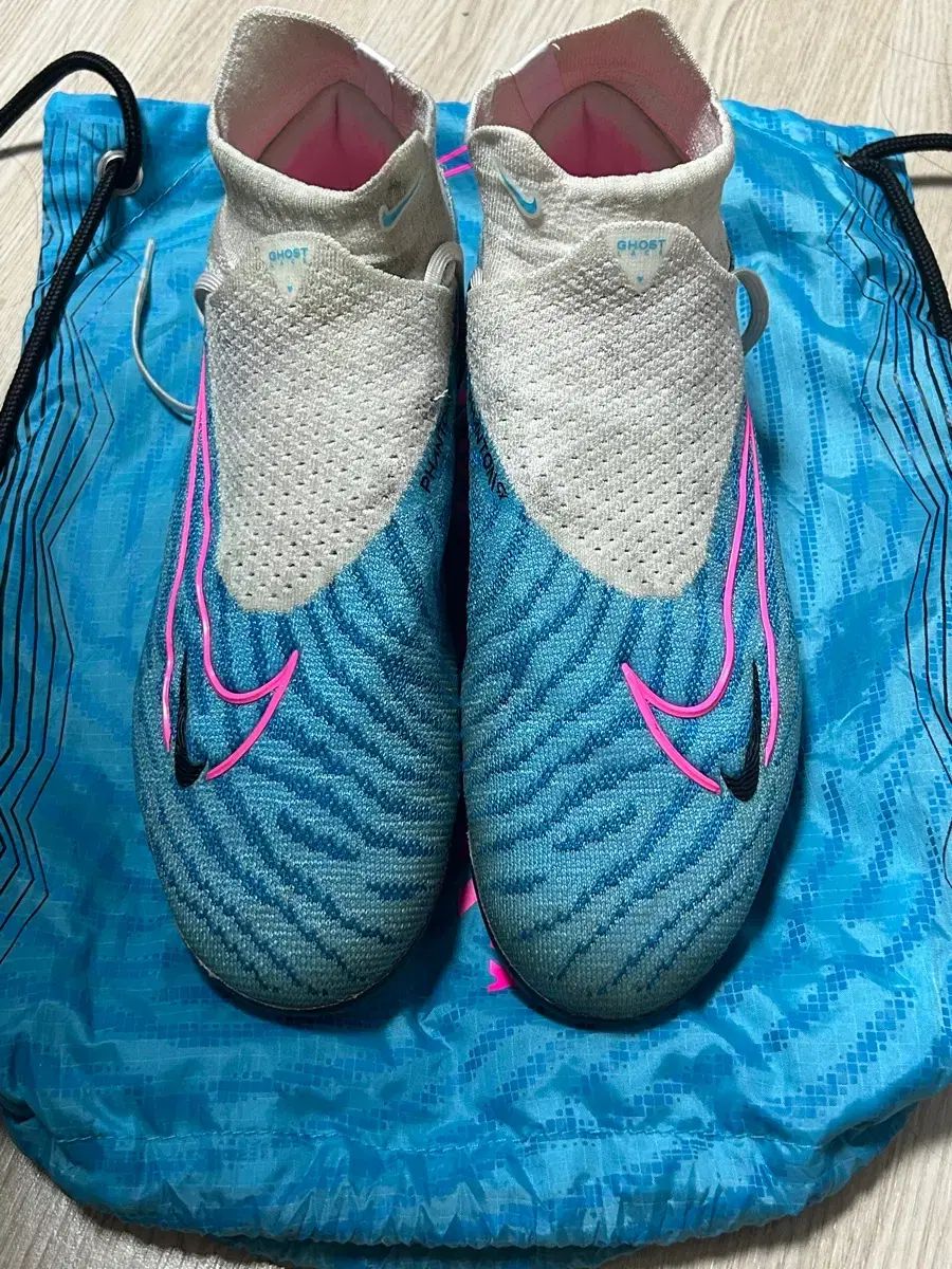 275 NIKE FANTOM GX AGエリート