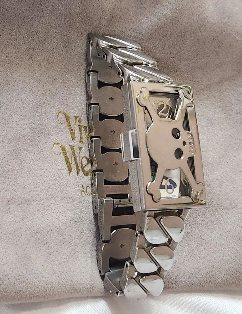 【希少】ヴィヴィアンウエストウッド スカル トランプ ブレスレット ウォッチ 希少】ヴィヴィアンウエストウッド スカル トランプ ブレスレット