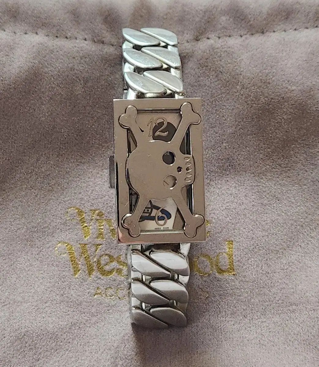 VIVIENNE WESTWOOD スカル トランプ ブレスレット - メルカリ