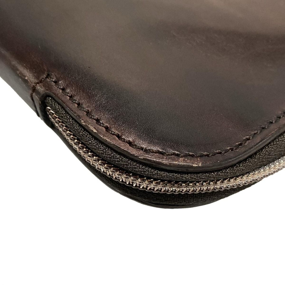 ダークブラウン