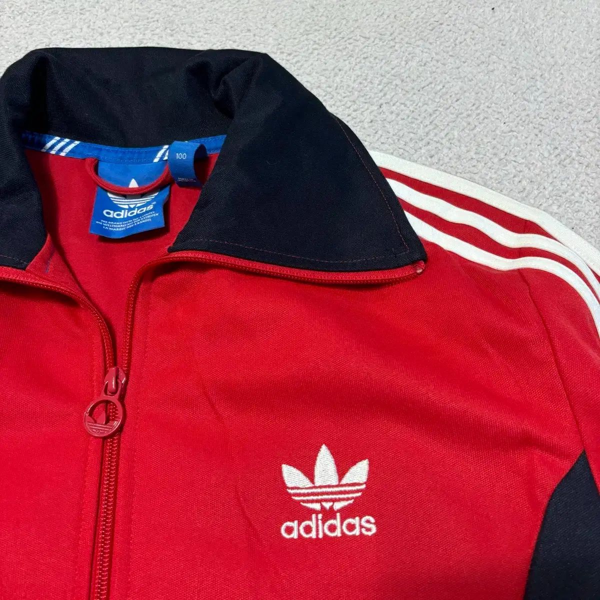 アディダス ジャージ ジップアップ バイカラー レッド - メルカリ