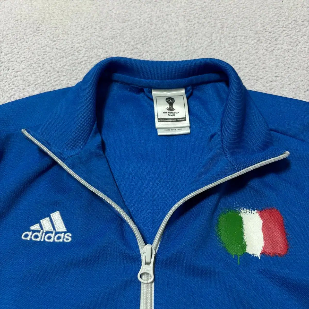 アディダス ジャージ ジップアップ イタリア - メルカリ