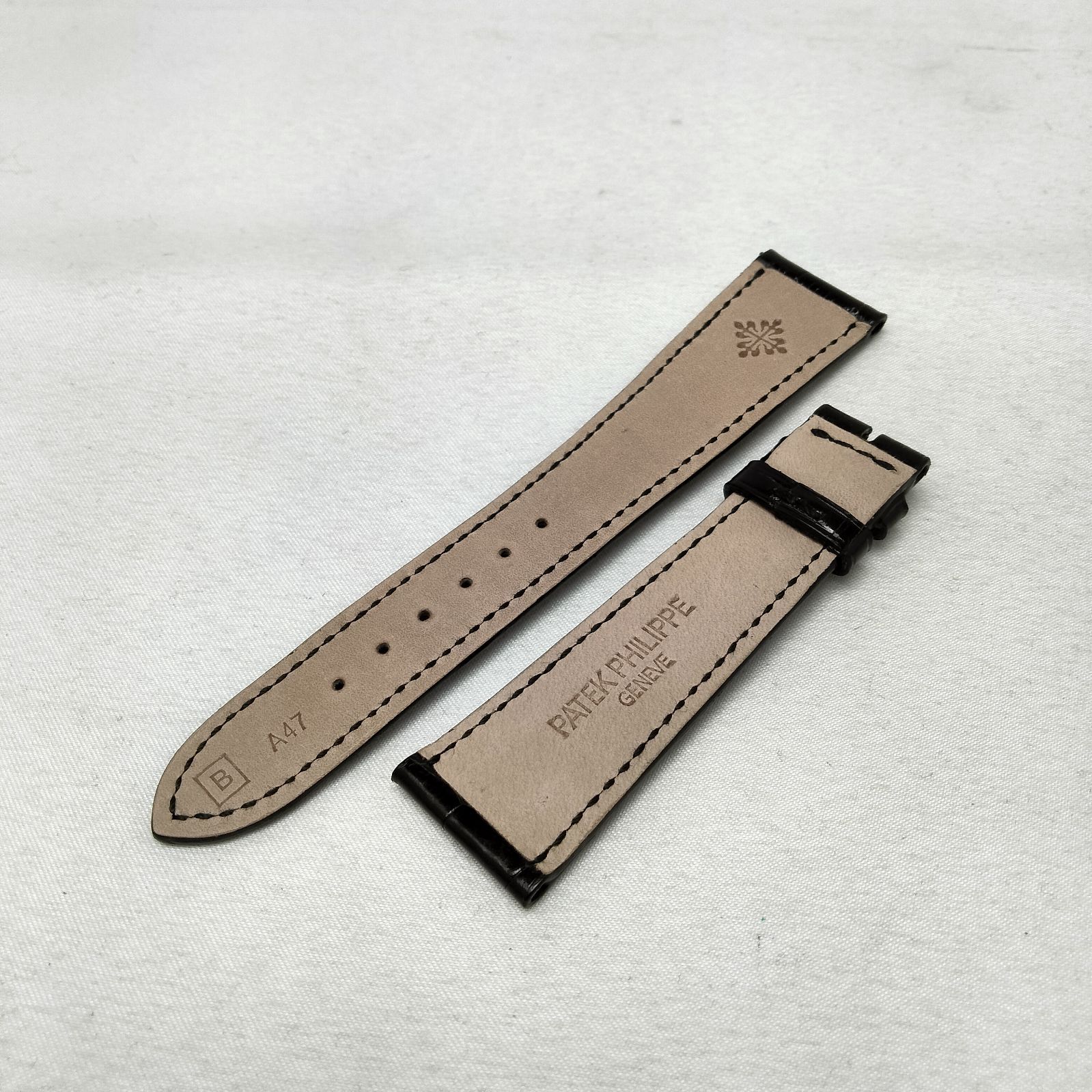パテックフィリップ ブラック クロコ ベルト 中古 ✨️PATEK PHILIPPE✨️パテックフィリップ 純正替えベルト クロコ型