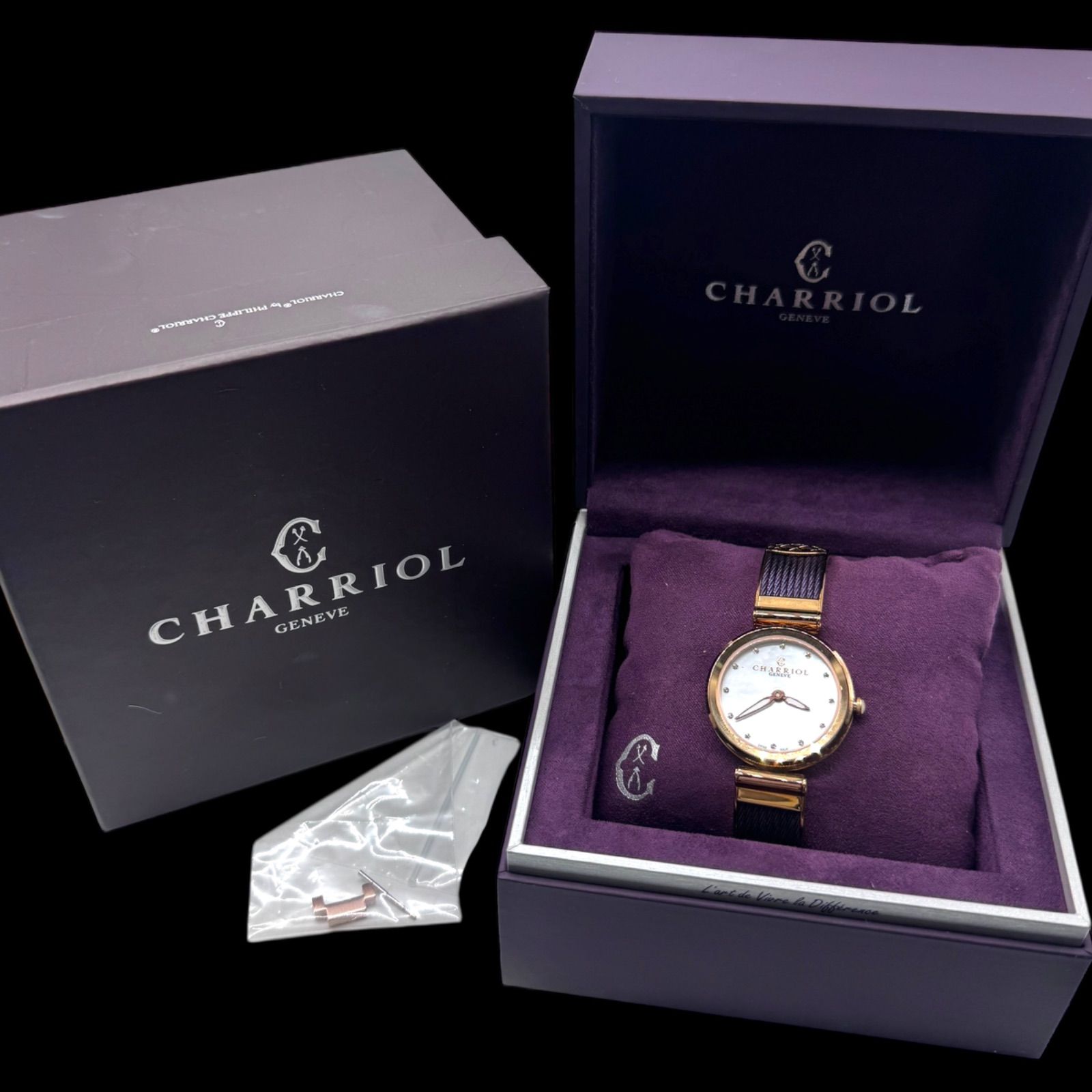 週末特価　CHARRIOL. シャリオール　女性用QZ腕時計　シェル文字盤 週末特価 CHARRIOL. シャリオール 女性用QZ腕時計 シェル文字盤 週末