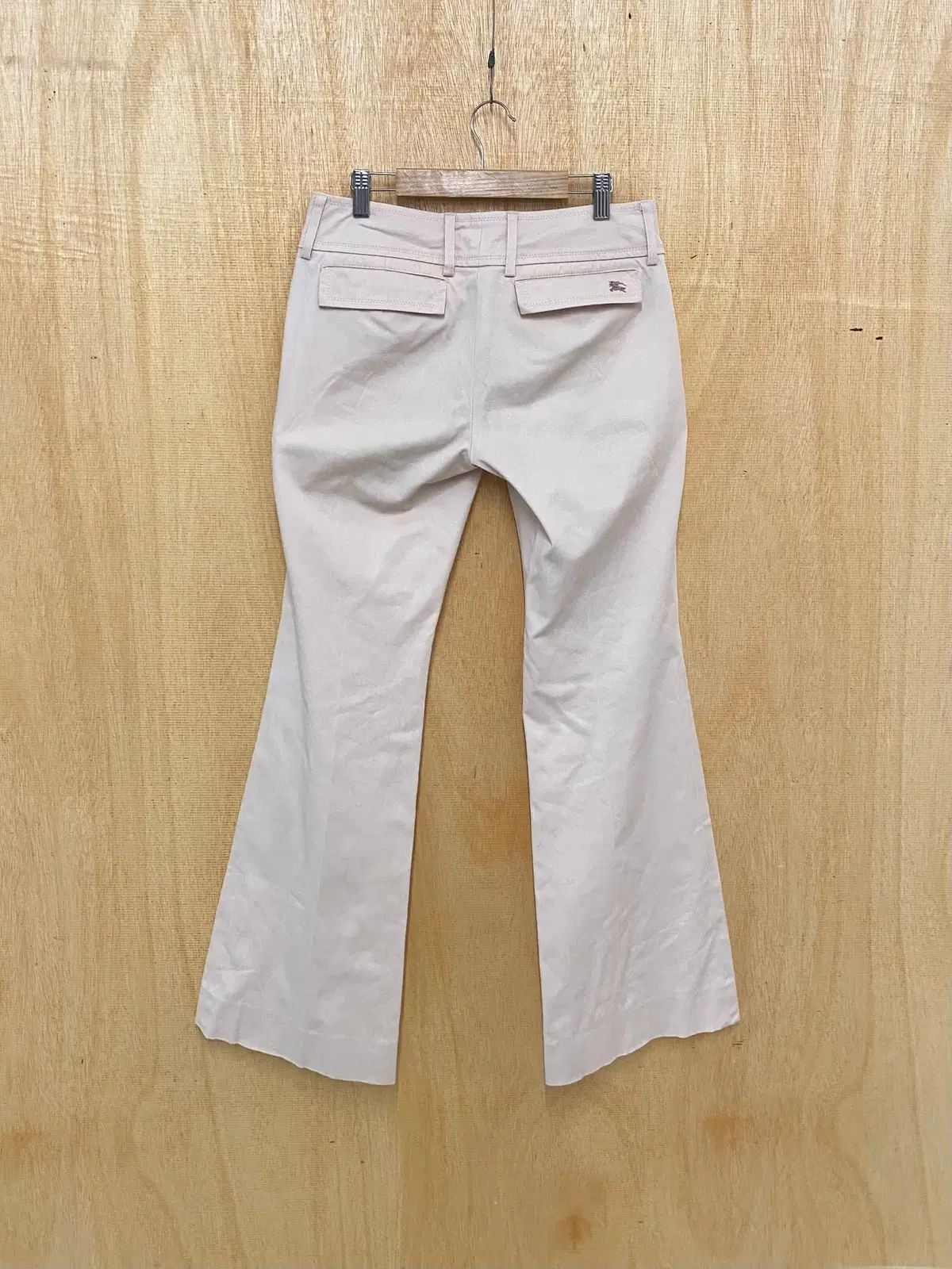 バーバリー ブルーレーベル ローライズ ブーツカット