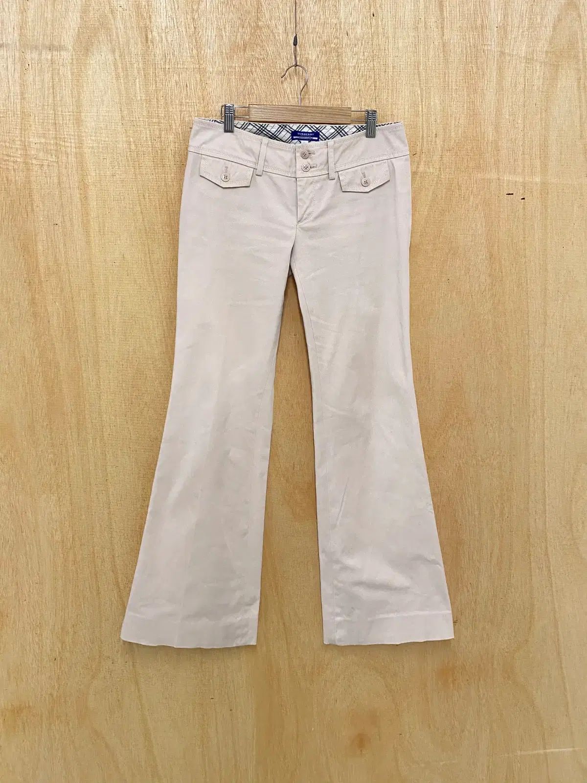 バーバリー ブルーレーベル ローライズ ブーツカット