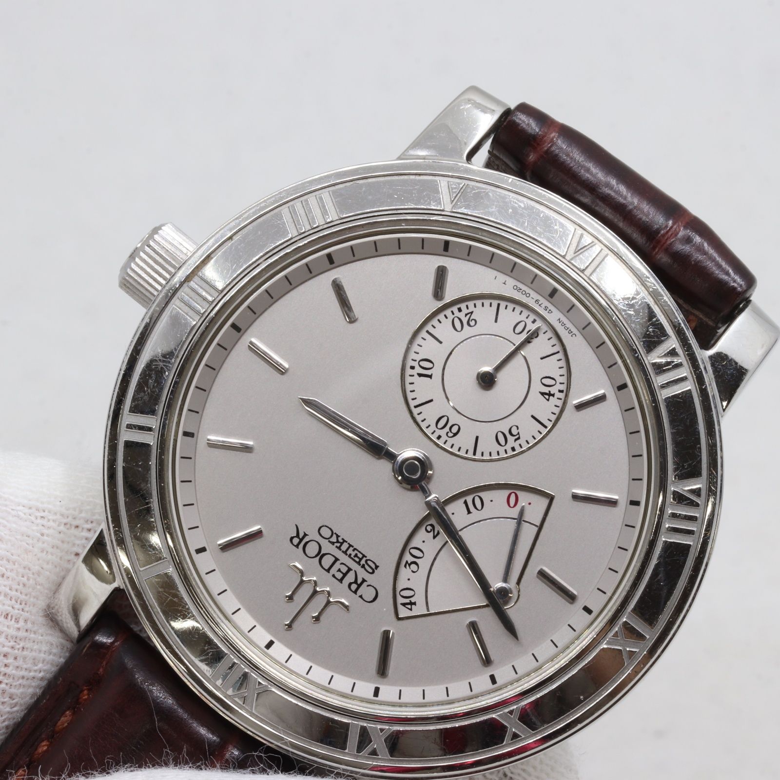 腕時計 シルバー文字盤