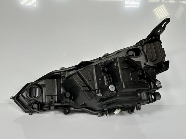レクサス UX250h UX200 MZAH10 MZAH15 MZAA10 純正 右ヘッドライト 3眼