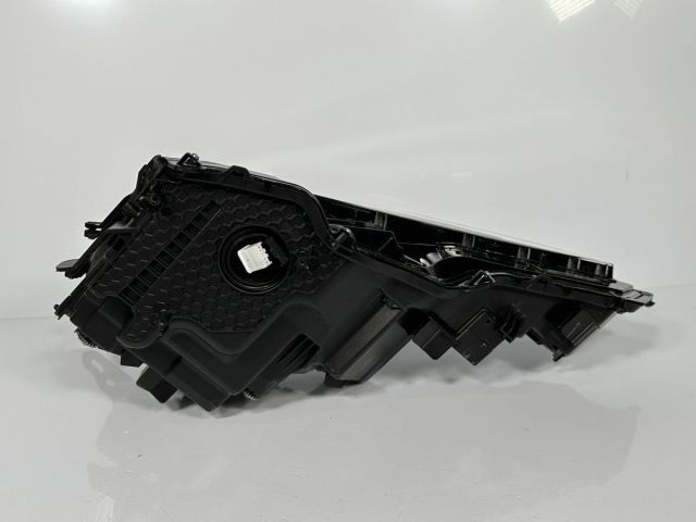 レクサス UX250h UX200 MZAH10 MZAH15 MZAA10 純正 右ヘッドライト 3眼