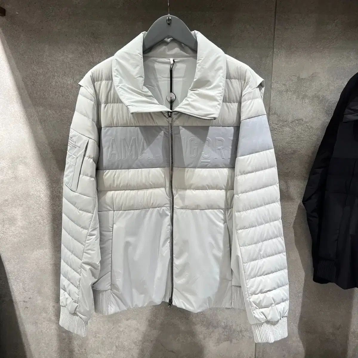 新品アメージングクリー AMAZゴルフメンズジャケット　フード付 アメージングクリー メンズゴルフ ダウン ジャケット - メルカリ