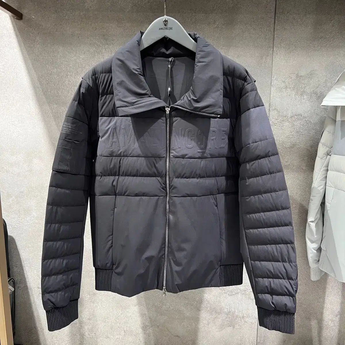 新品アメージングクリー AMAZゴルフメンズジャケット　フード付 アメージングクリー メンズゴルフ ダウン ジャケット - メルカリ
