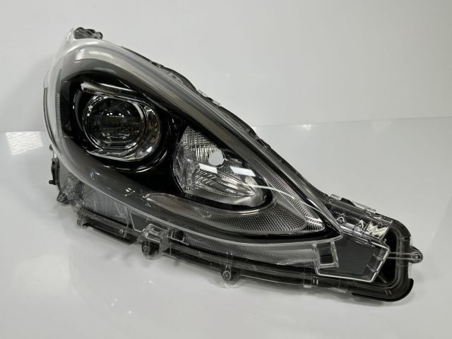 アクア GRスポーツ NHP10 後期 純正 右ヘッドライト ヘッドランプ 右