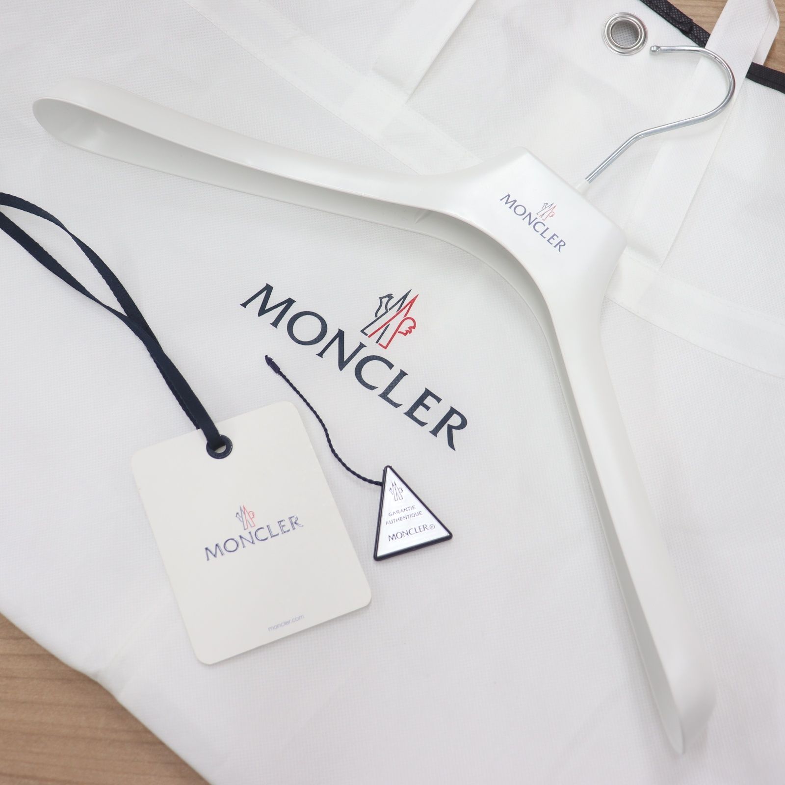 ITB1WN7V3V9W 国内正規品 MONCLER モンクレール BARANT VEST ダウン