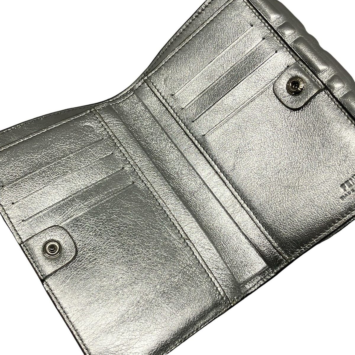 FENDI(フェンディ) Wホック財布 ズッカ柄 8M0419 シルバー 型押し加工