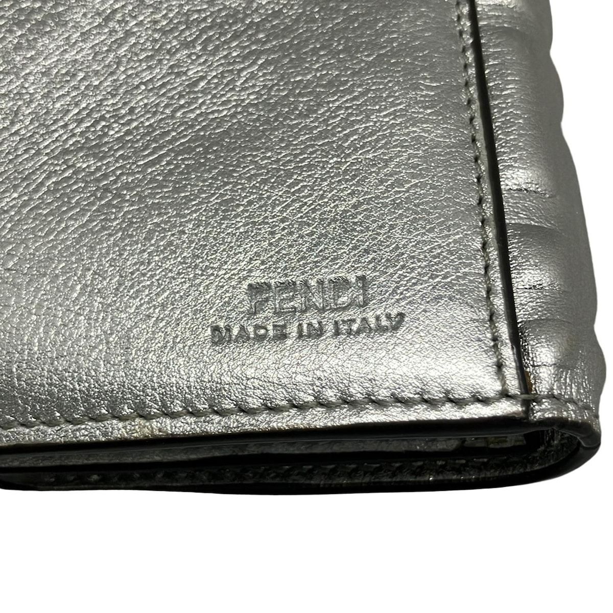 FENDI(フェンディ) Wホック財布 ズッカ柄 8M0419 シルバー 型押し加工