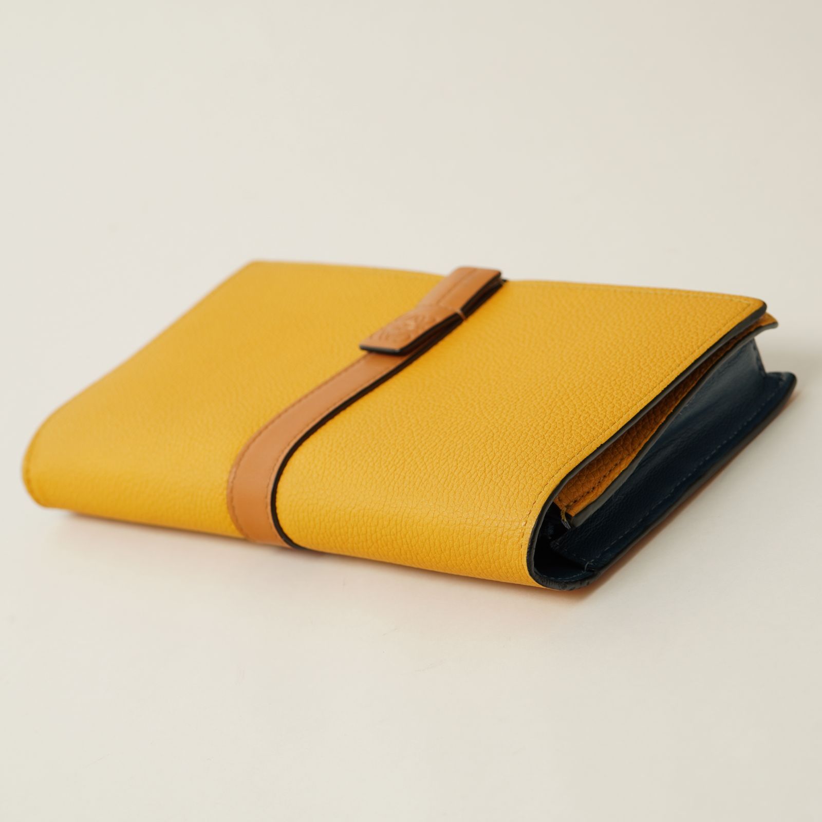 ロエベ　イエロー アナグラム長財布 箱保存袋付・極美品】ロエベ アナグラム チェーンウォレット 長財布