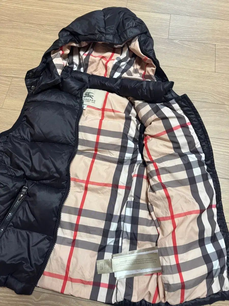 バーバリーキッズ ダウンベスト
