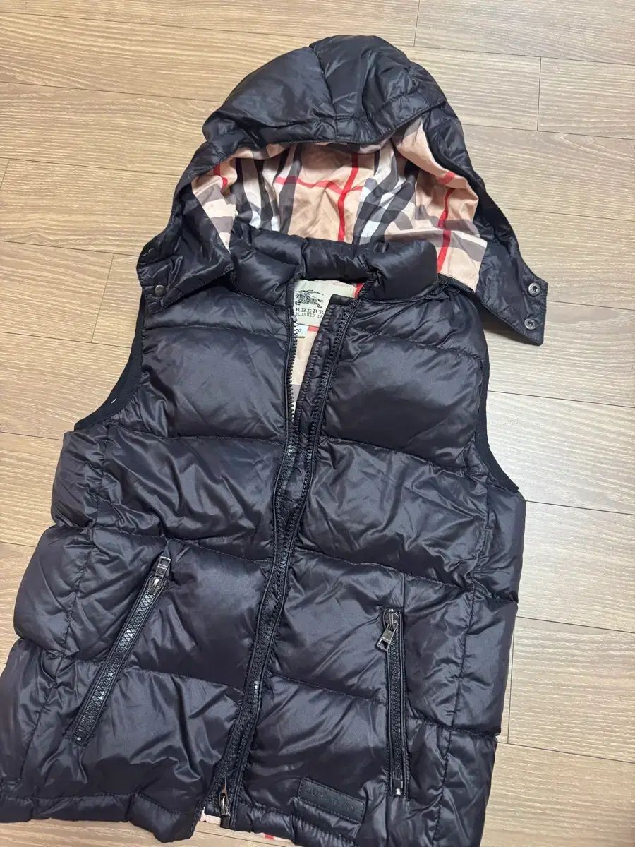 バーバリーキッズ ダウンベスト