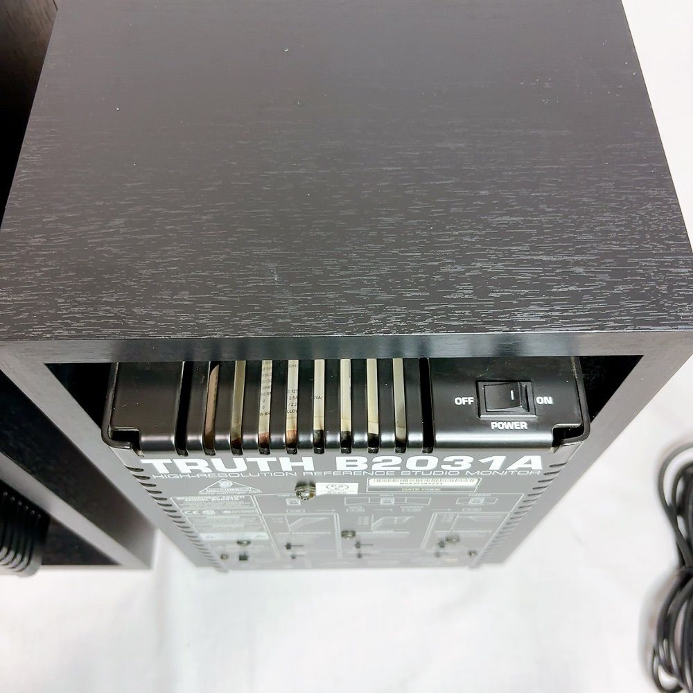 ☆良品 ベリンガー TRUTH B2031A パワードモニタースピーカー ペア ☆良品 ベリンガー TRUTH B2031A パワードモニタースピーカー ペア