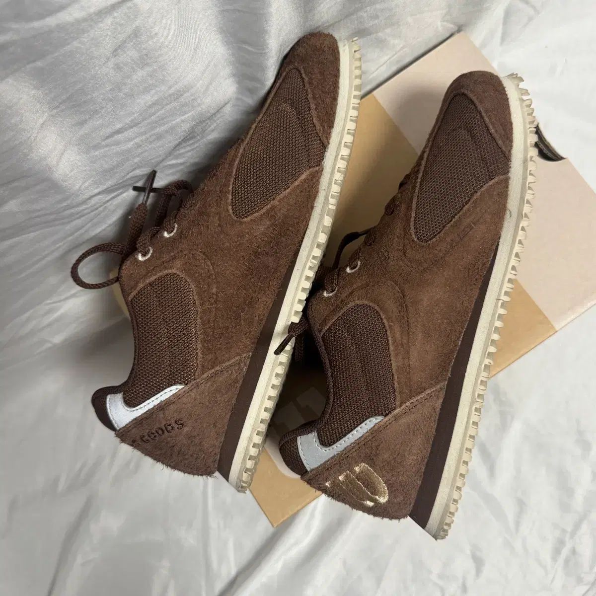 ランニングシューズ