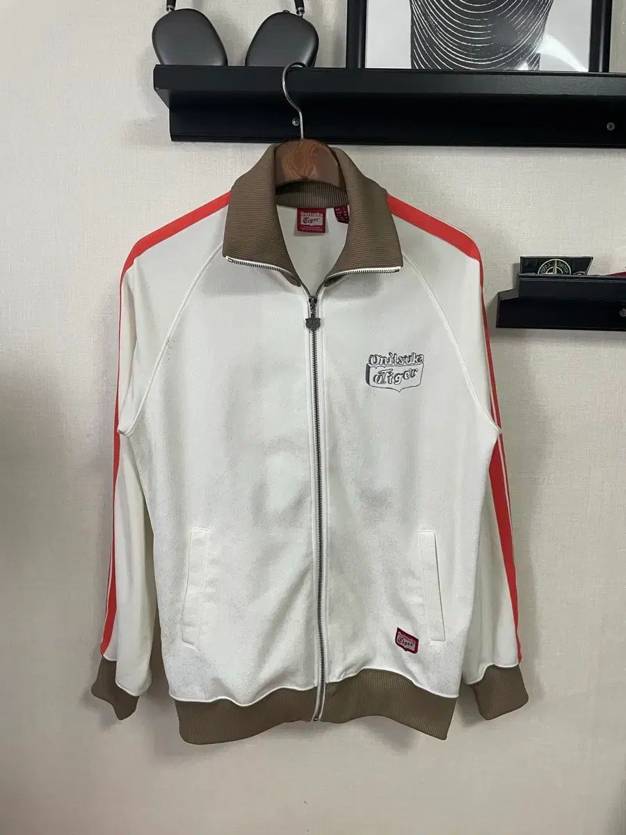 オニツカタイガー 白 ジャージ ジャケット - メルカリ