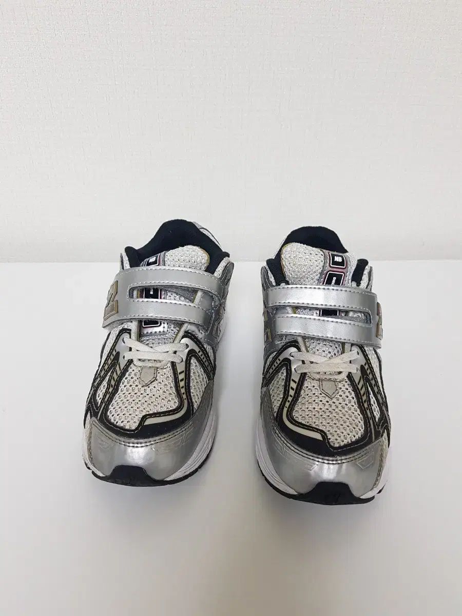 ニュー ンスキッズ 1906 スニーカー 200