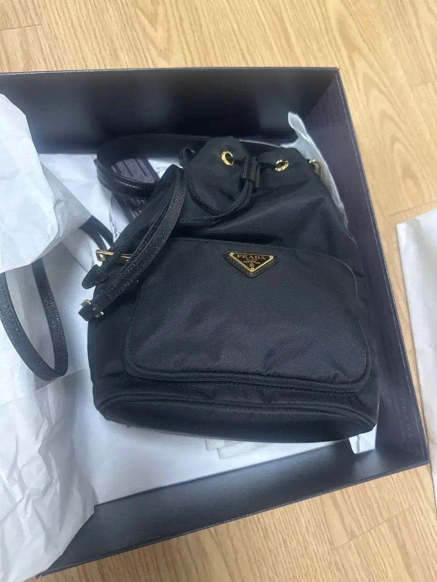 プラダ リナイロン バケットバッグ 一回も使っていない