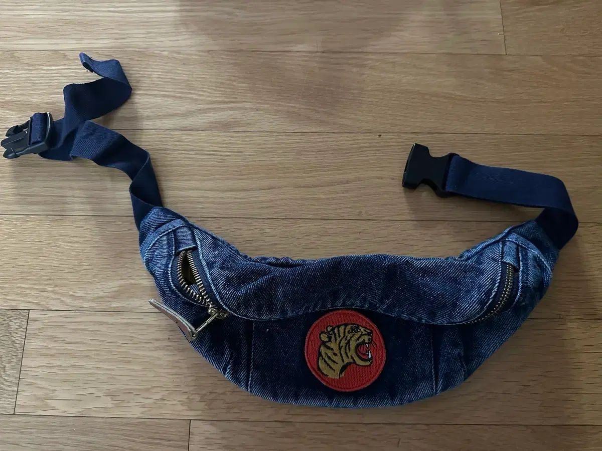 ミニロディーニ デニム ヒップバッグ