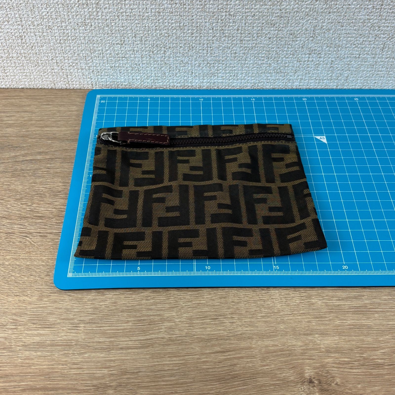 美品 FENDI フェンディ ズッカ ポーチ ミニポーチ ヴィンテージ 総柄 FENDI フェンディ ズッカ ポーチ 小物入れ ショップ メンズ レディース