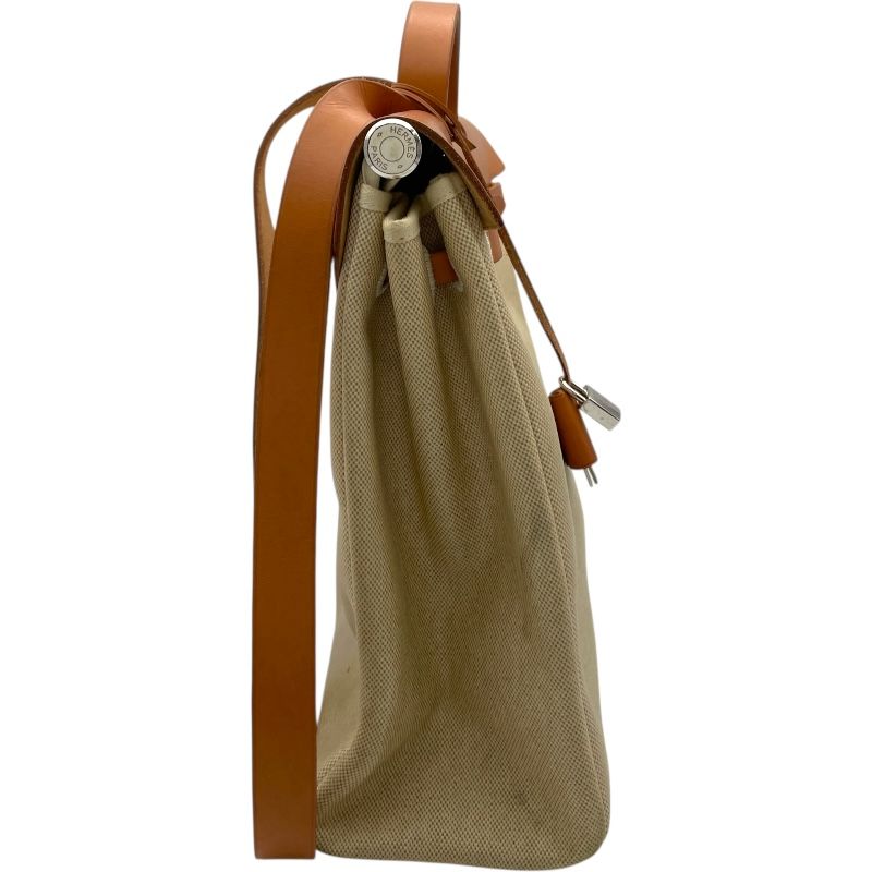 ベージュ ナチュラル