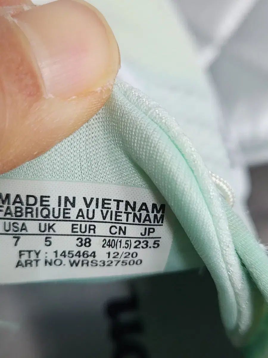 ミント ホワイト