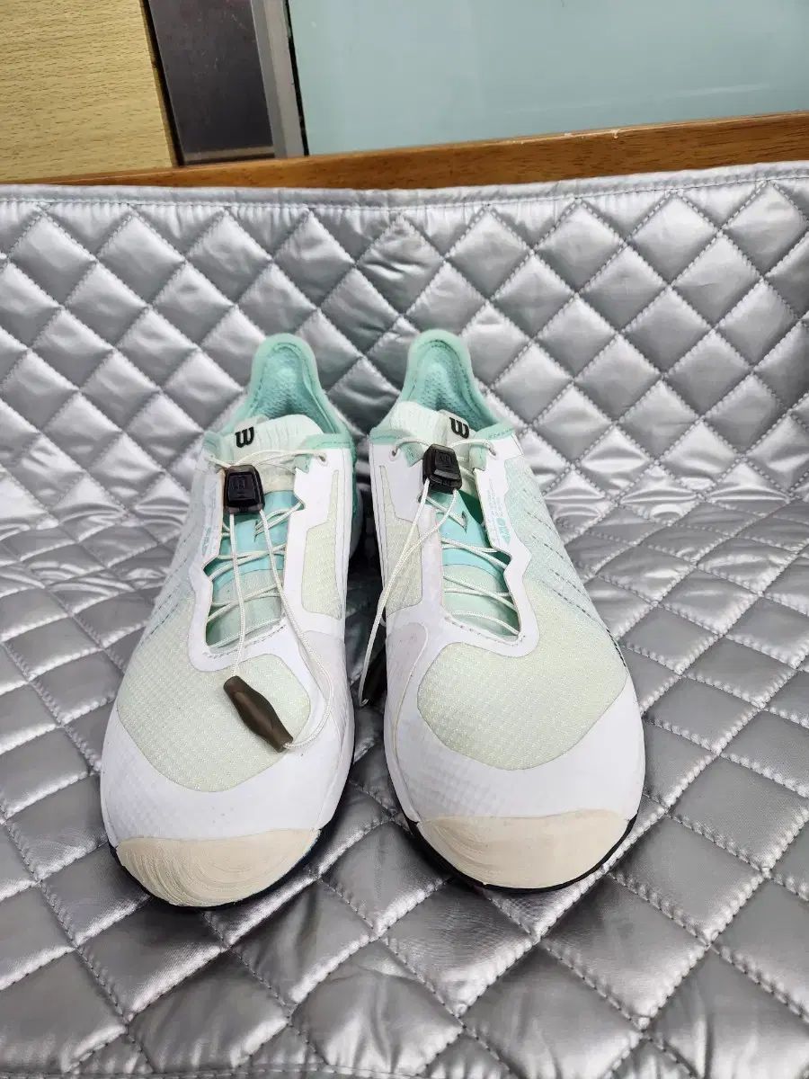 ウィルソン テニスシューズ ミント ホワイト スニーカー 240