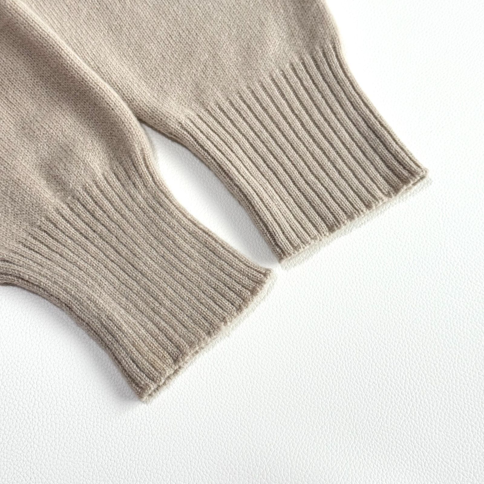 【未使用級】Deuxieme Classe ミドルゲージタートル　ベージュ ミドルゲージタートル（ニット／セーター）｜Deuxieme Classe