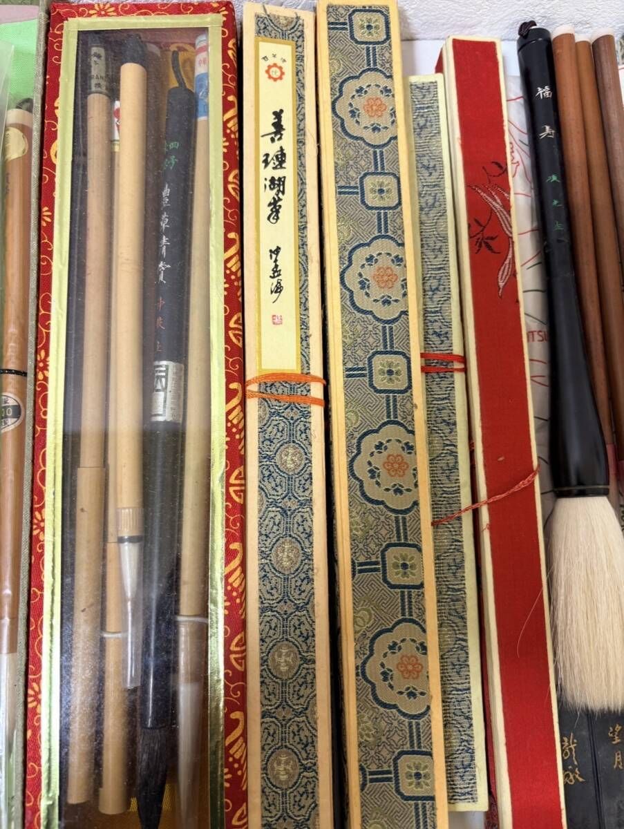 29665 古墨筆まとめ重量約3000 g 書道用墨 中国古墨 賞雪 御墨 官双鳳 松鶴斎壽 中国書画墨 胡開文 中國蘇松湖華厳 九十九墨 松煙墨