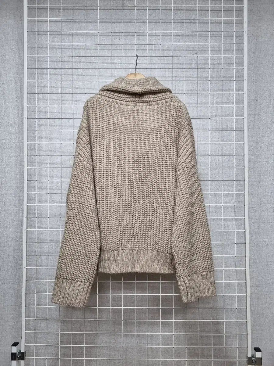 ニットカーディガン