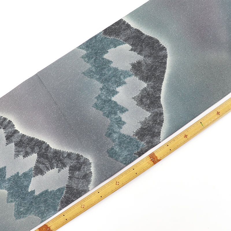 袋帯 おしゃれ袋帯 洒落用 正絹 全通柄 灰青 部分絞り 風景柄 山柄 長さ453 cm 幅31 和装 おしゃれ着向き 着物 仕立て上がり