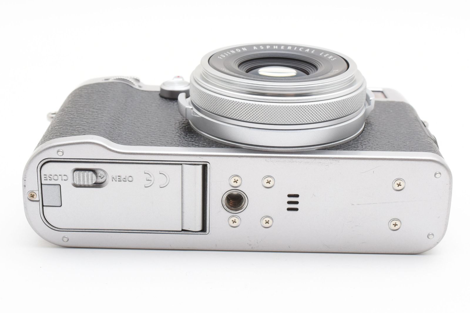 ☆光学極上☆ フジフイルム FUJIFILM X100F シルバー 《ショット数2871