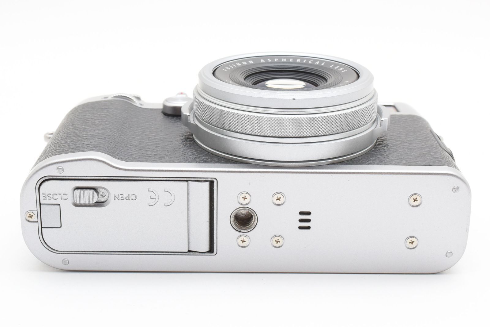 ☆極上☆ フジフイルム FUJIFILM X100F シルバー 《ショット数1086回