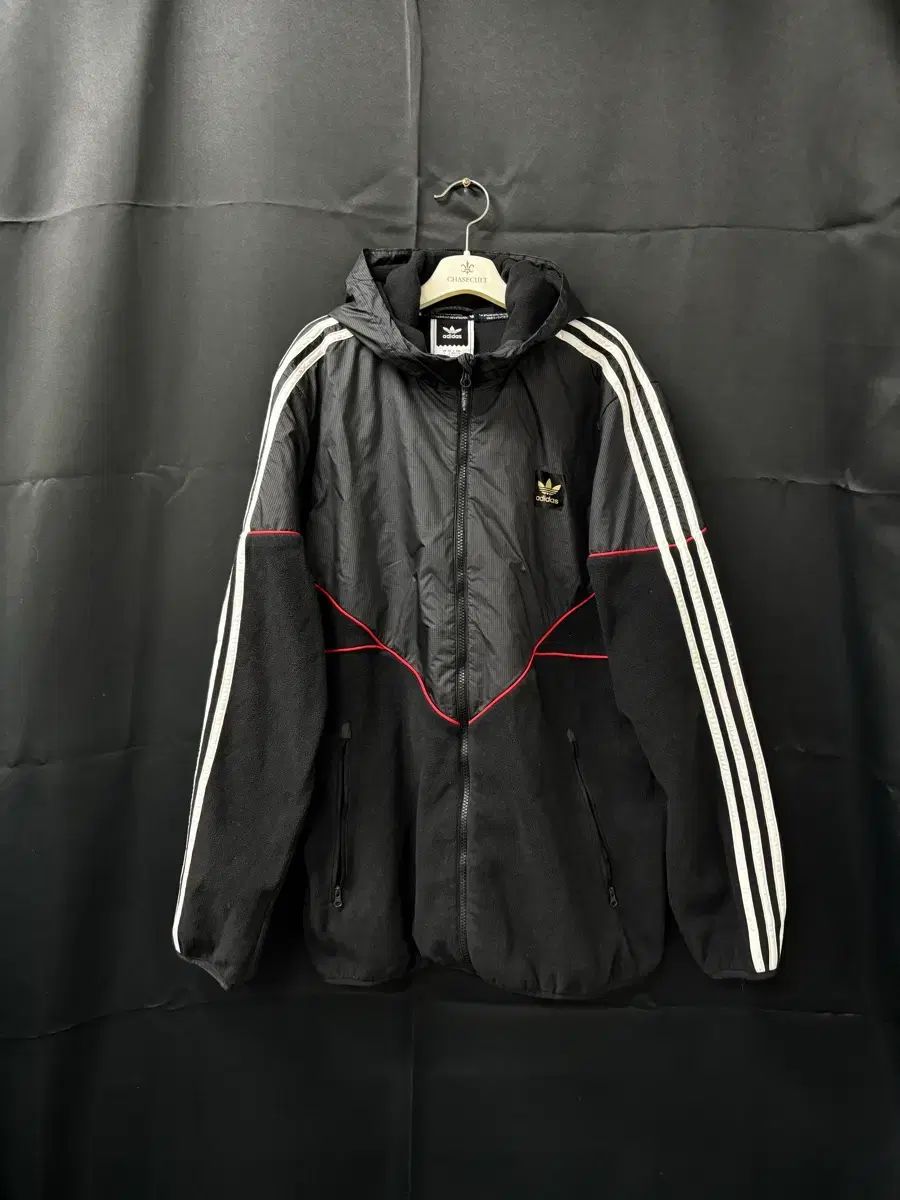 アディダス モデル キルティング WHO フードジャケット