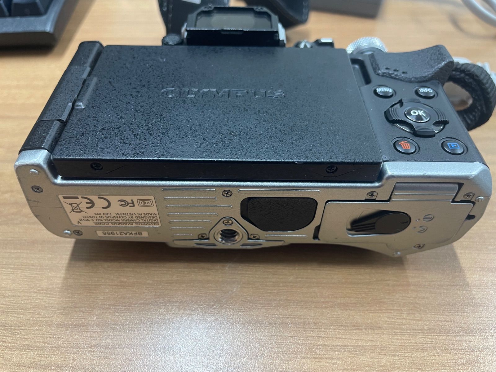  オリンパス OLYMPUS OM D ミラーレス一眼 デジタルカメラ