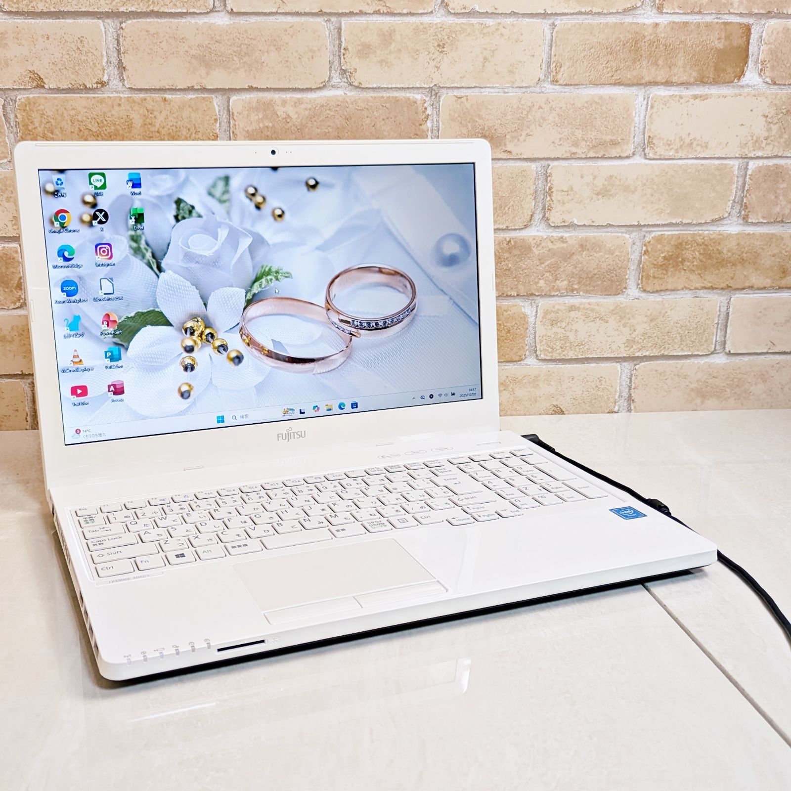 白　windows11　ノートパソコン⭐️SSD256GB　office　895 オフィス付きSSD256GB/windows11ノートパソコン 初心者OK！W06