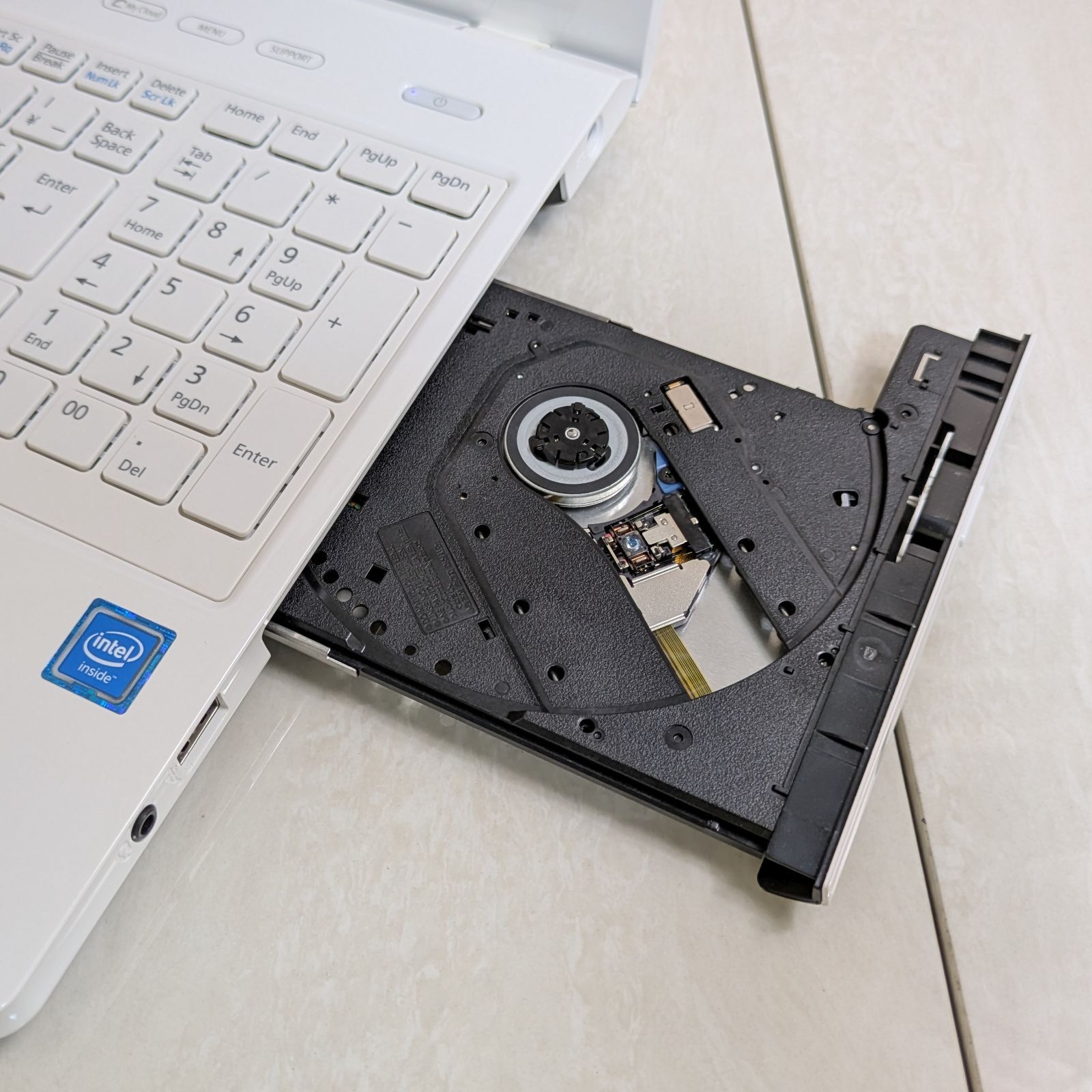 オフィス付きSSD256GB/windows11ノートパソコン 初心者OK！W06