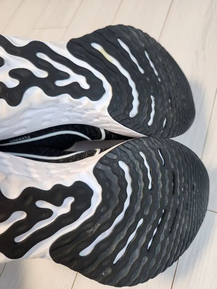 RUN フライニット3