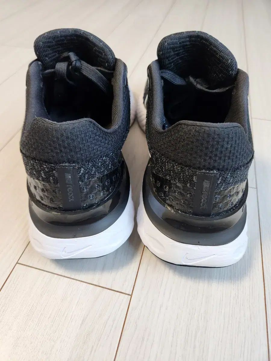 ナイキ スニーカー