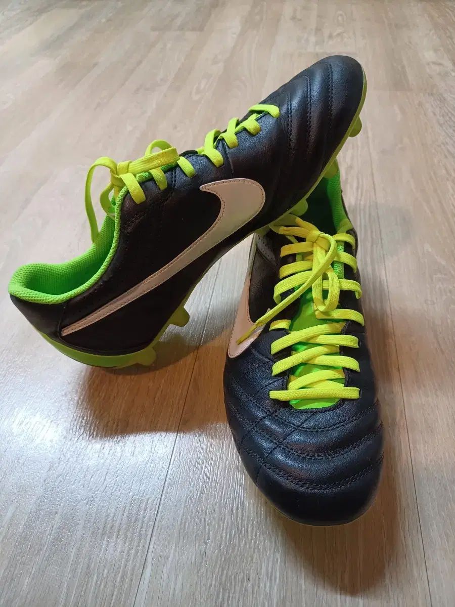 サッカーシューズ