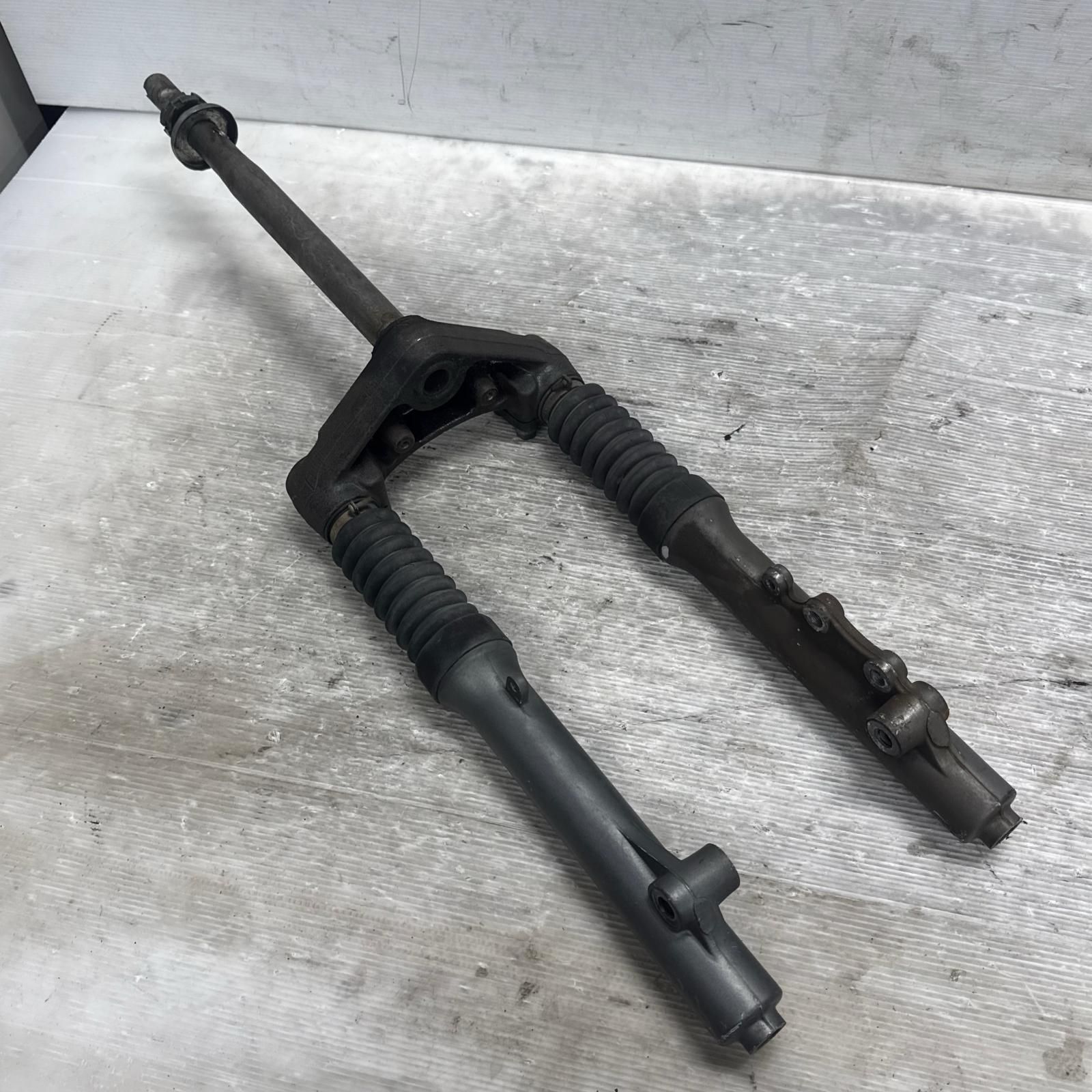 YAMAHA シグナスD 4 TG フロントフォーク ヤマハ