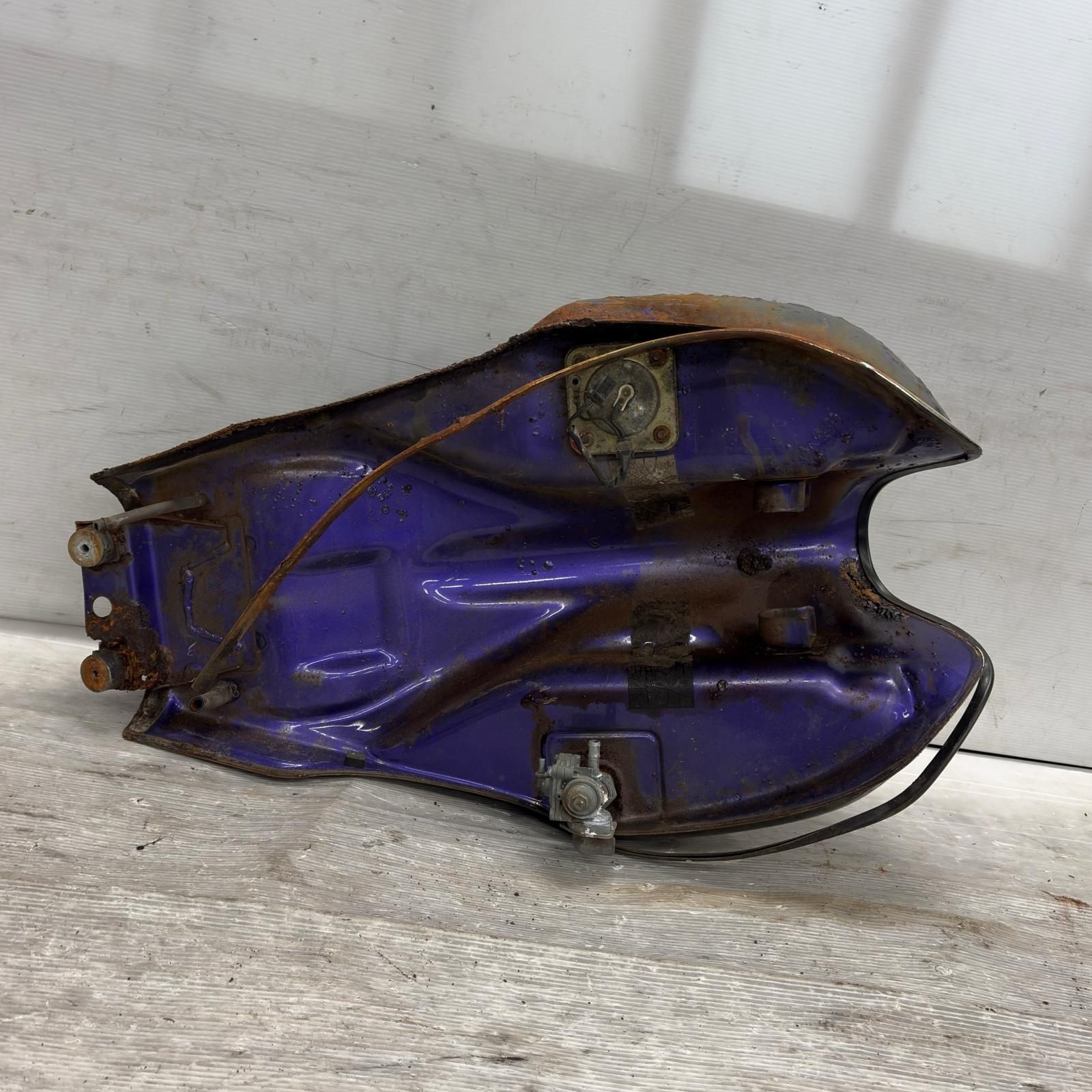 HONDA CB400SF NC31 ガソリンタンク ホンダ - メルカリ