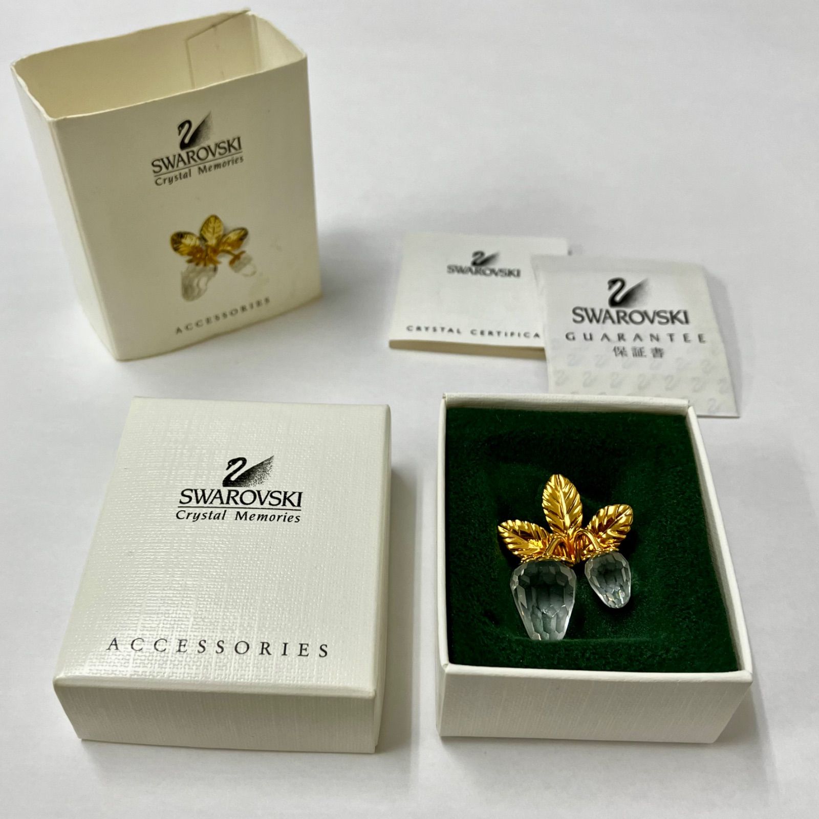 SWAROVSKI スワロフスキー 苺 ストロベリー ブローチ ピンバッチ