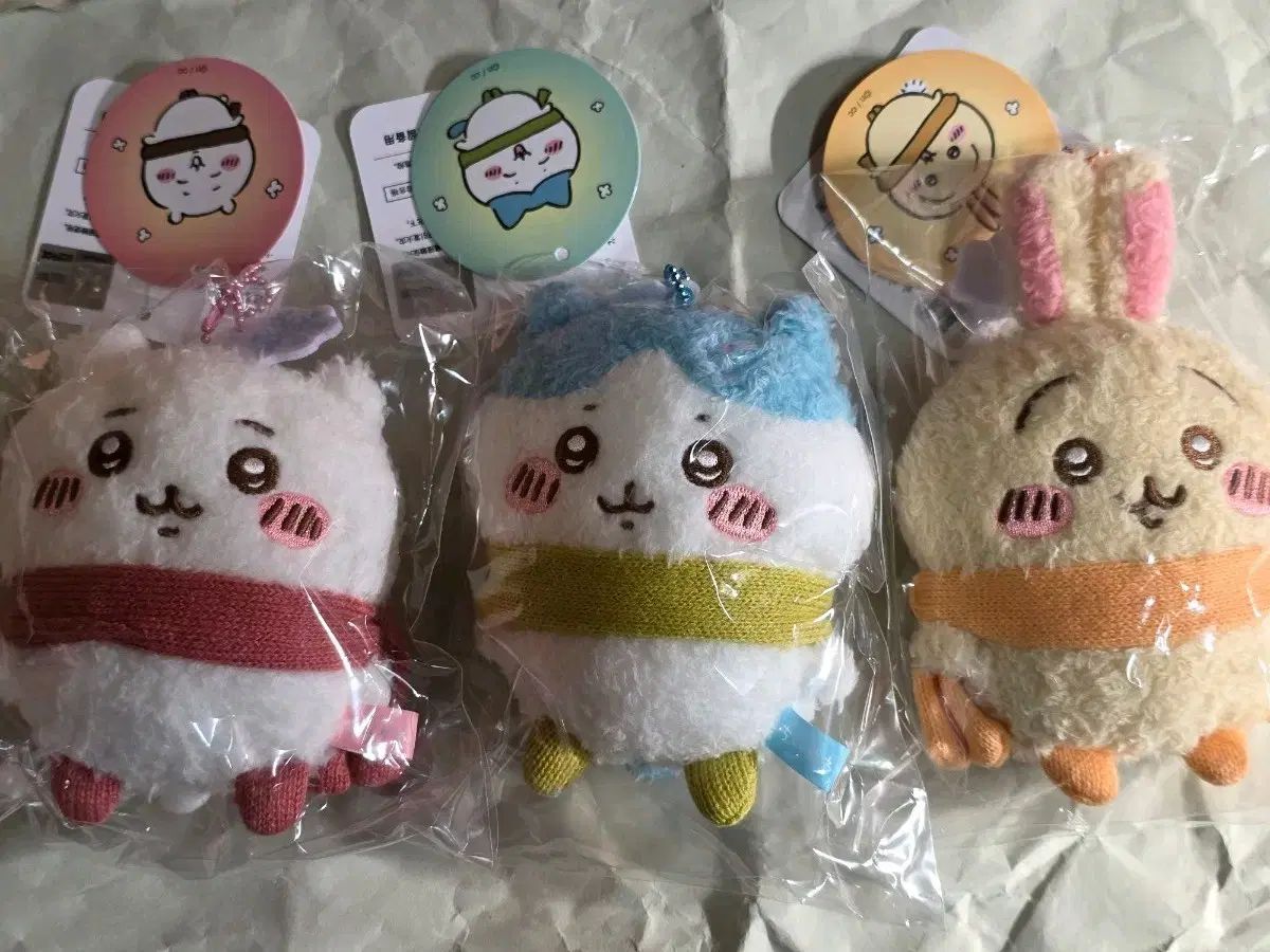 ちいかわ ハチワレ うさぎ マスコット カフェ　冬の装い　マフラー　コック　天使 ちいかわ ハチワレ うさぎ マスコット カフェ冬の装いマフラーコック天使