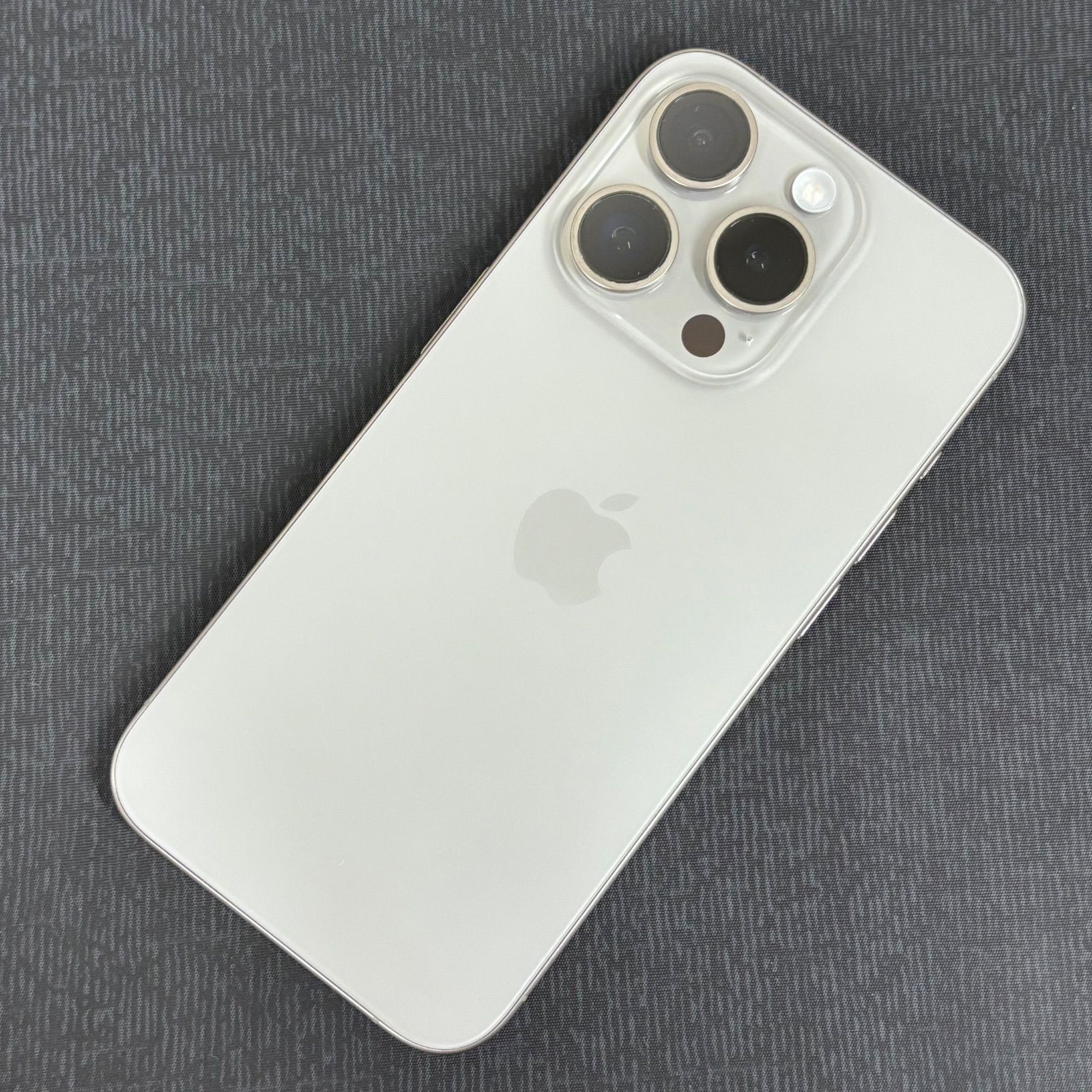 SIMフリー iPhone 15 Pro 256GB ナチュラルチタニウム MTUF3J/A - メルカリ